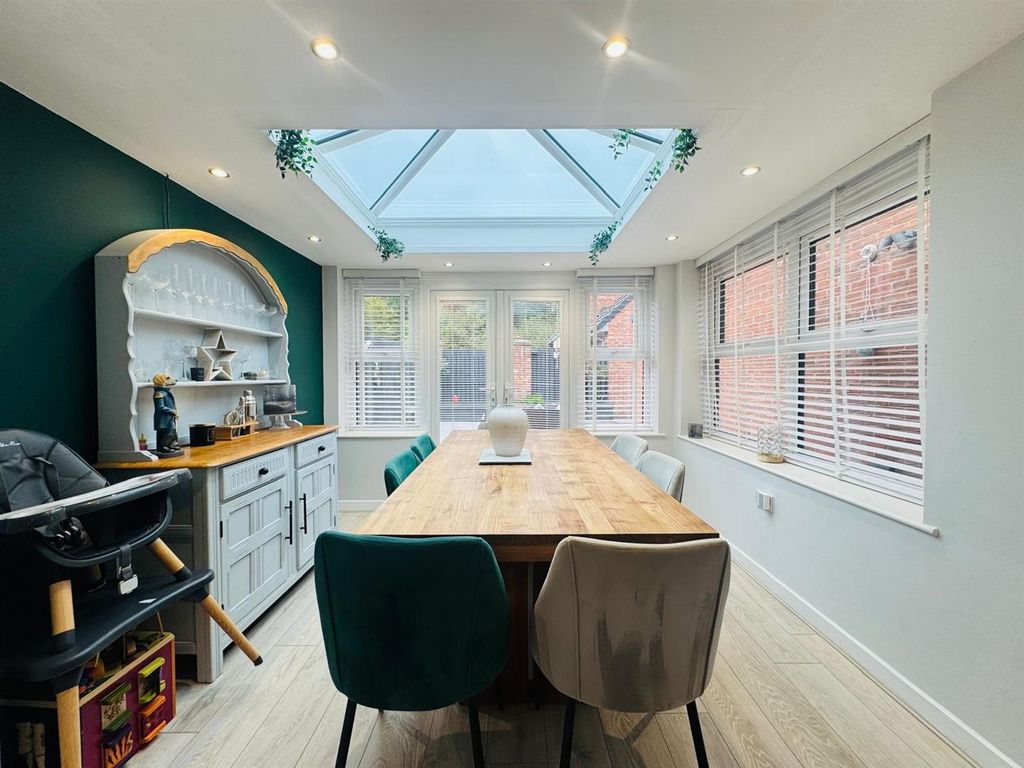 Property photo 2 of 22 Orangery