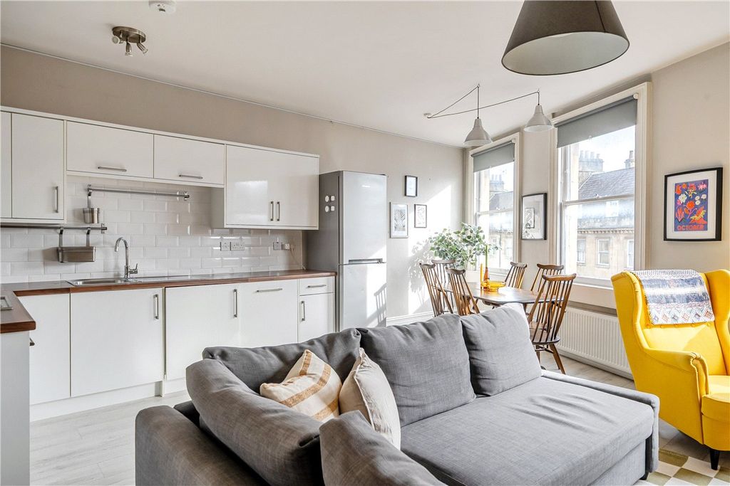 Property photo 3 of 9 Picture No. 10