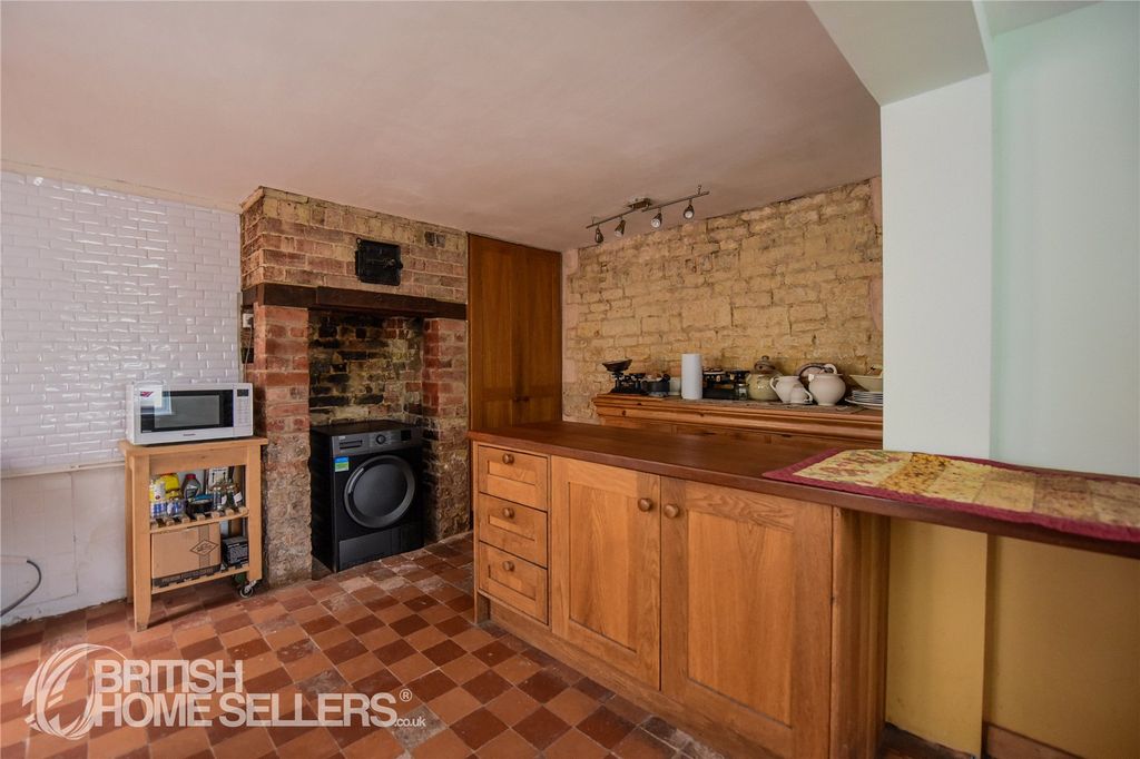 Property photo 3 of 33 Picture No. 16