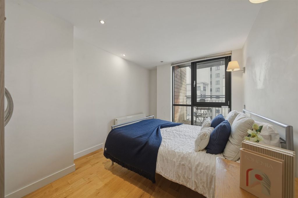 Property photo 2 of 3