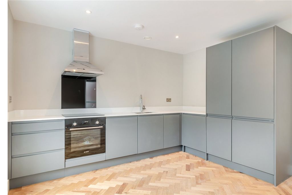 Property photo 2 of 8 Kitchen