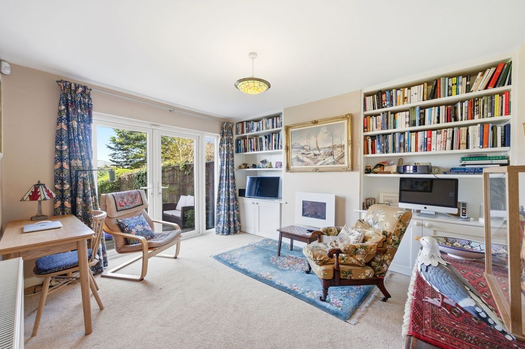 Property photo 3 of 20