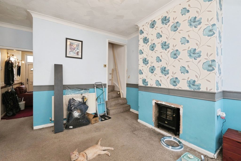 Property photo 3 of 12