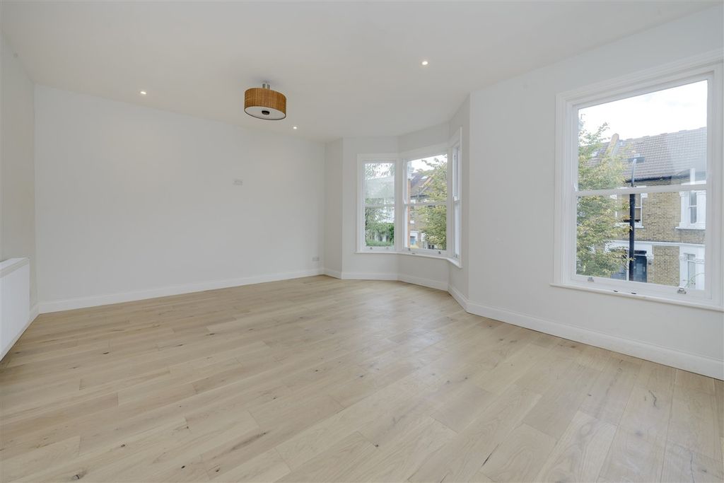 Property photo 1 of 11 Main Picture