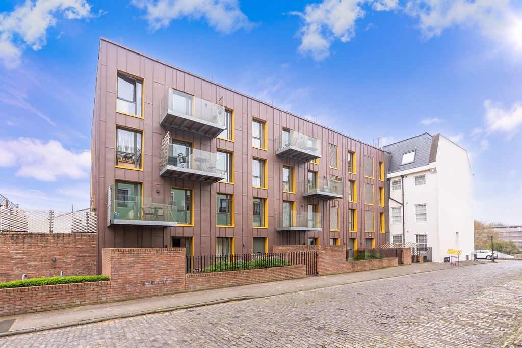 Property photo 1 of 26