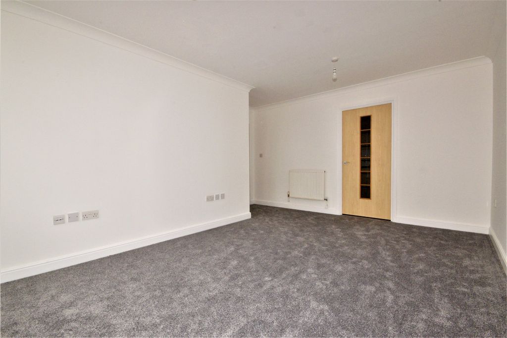 Property photo 2 of 10 Lounge
