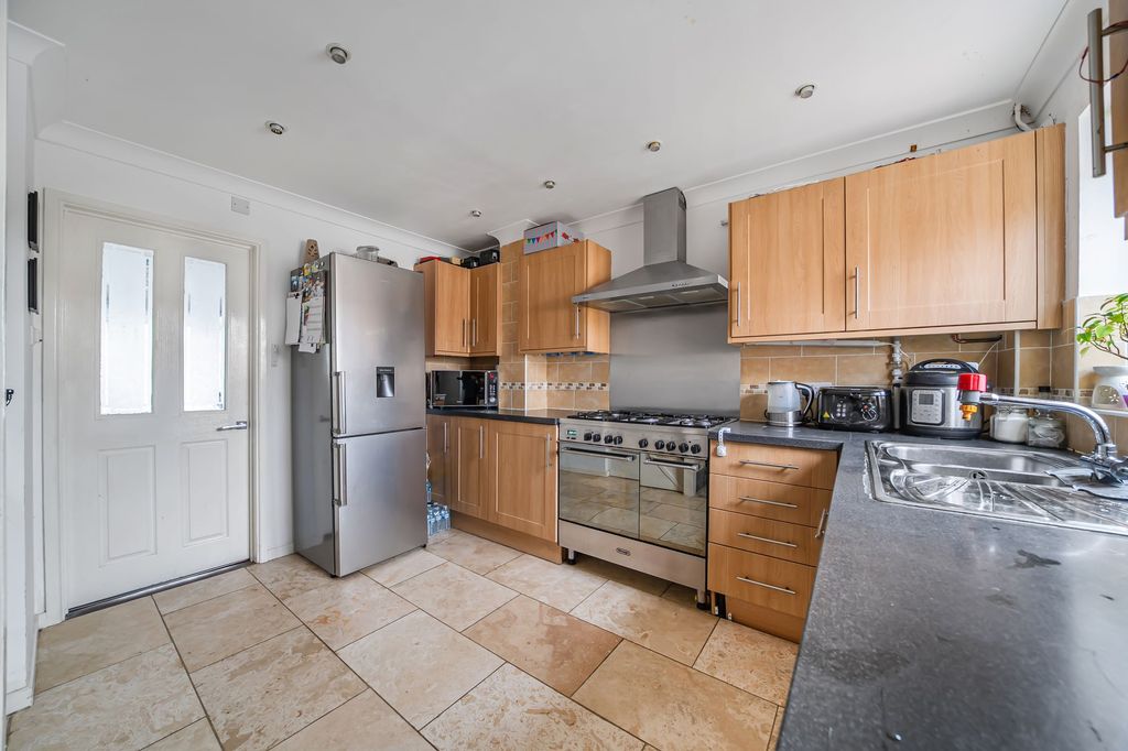 Property photo 3 of 13 Kitchen