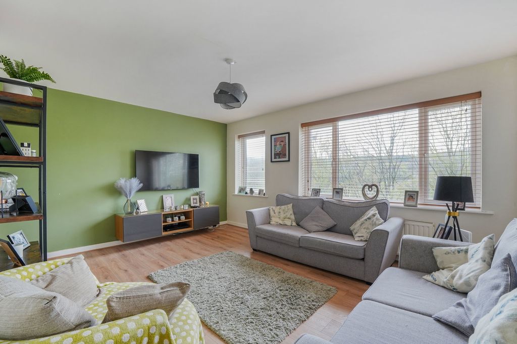 Property photo 3 of 26