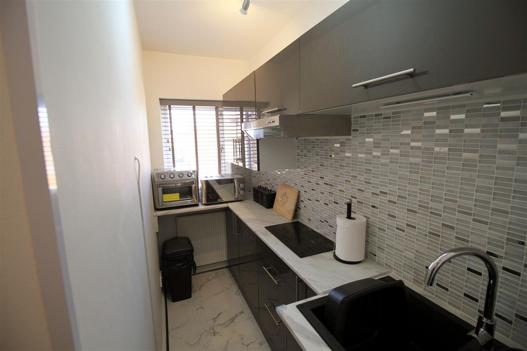 Property photo 3 of 6 Kitchen.Jpg