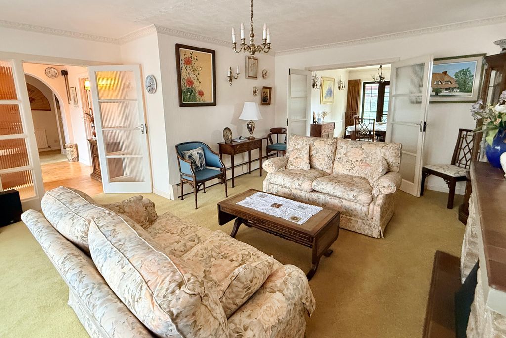 Property photo 3 of 14 St Ives Park Photos (3)