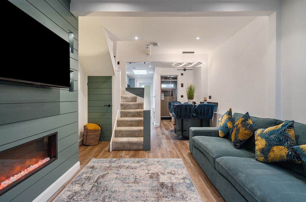 Property photo 3 of 20 Reception Room