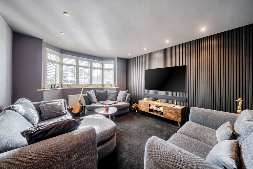 Property photo 2 of 19 1524150-11-6Ab399...