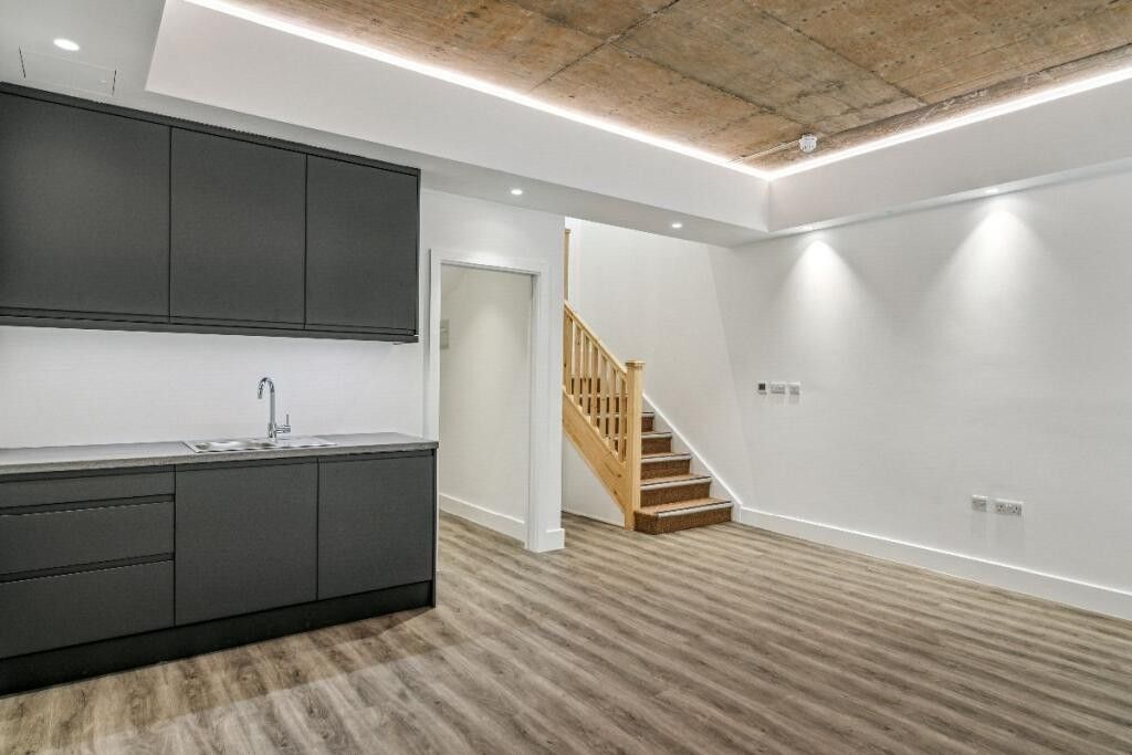 Property photo 1 of 3