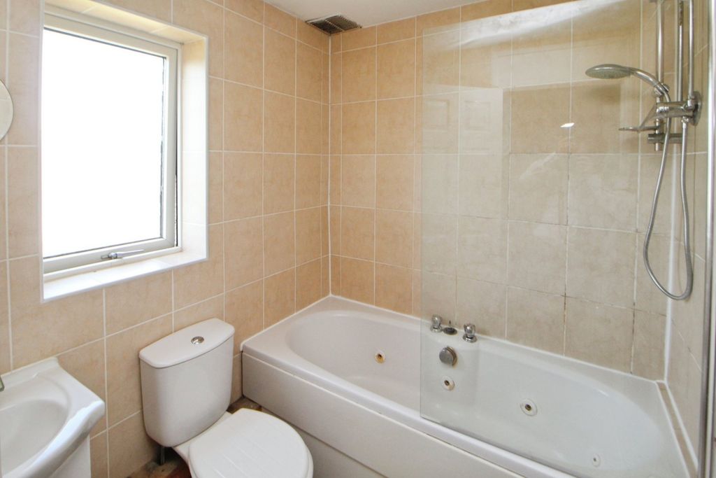 Property photo 3 of 8 Picture No. 04