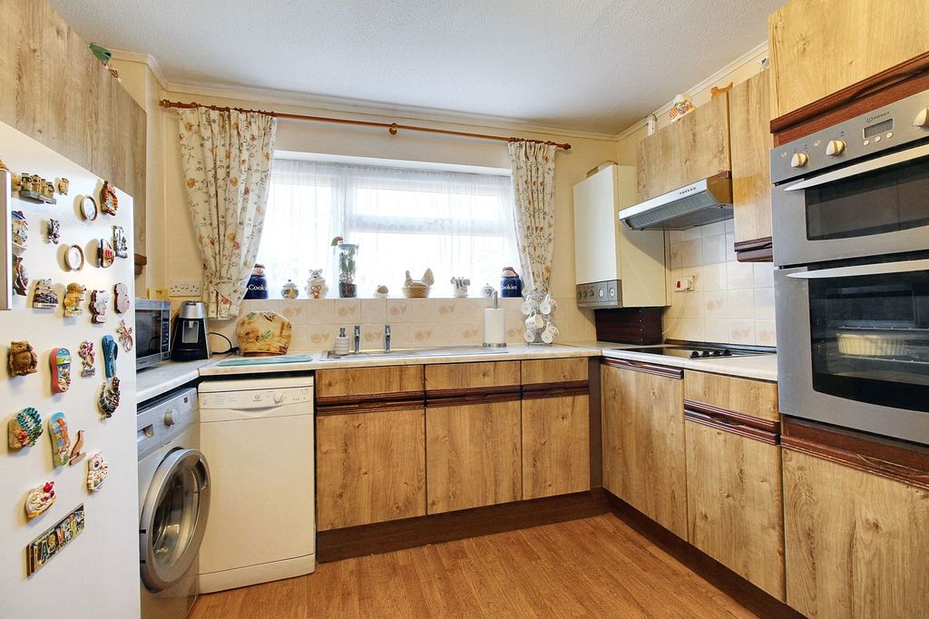 Property photo 3 of 19