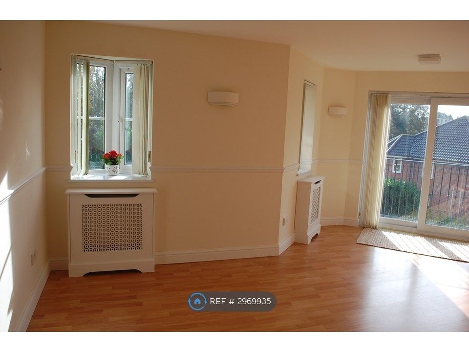 Property photo 1 of 12 Lounge