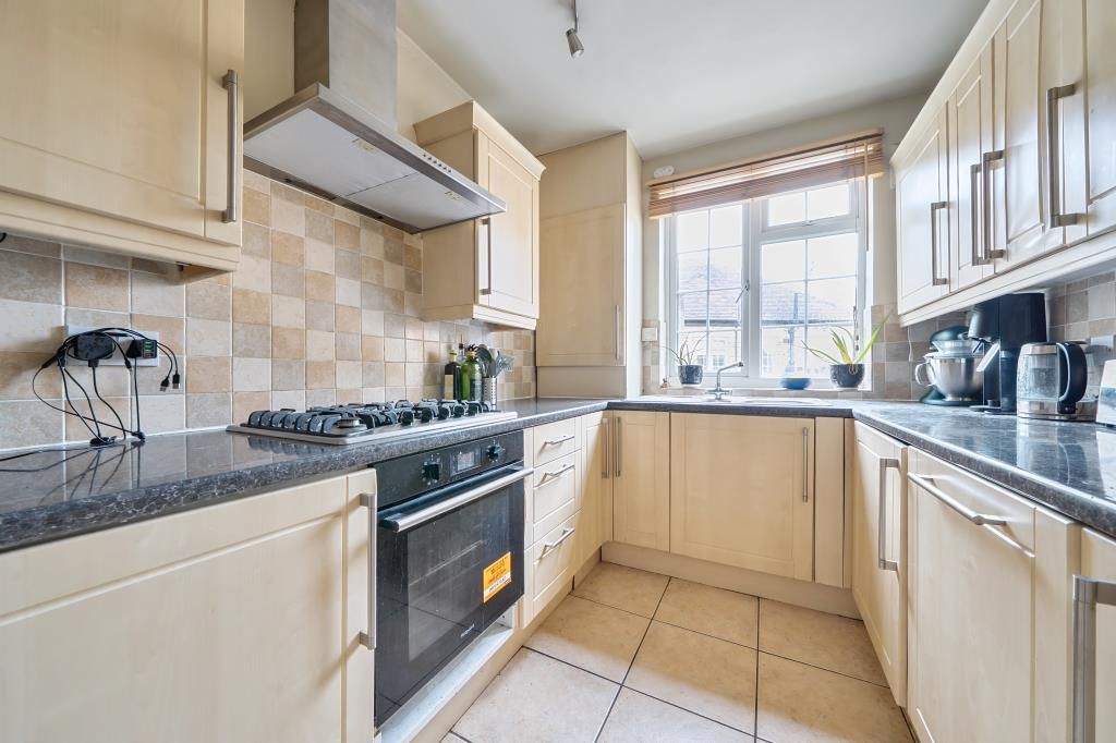 Property photo 2 of 12 Kitchen