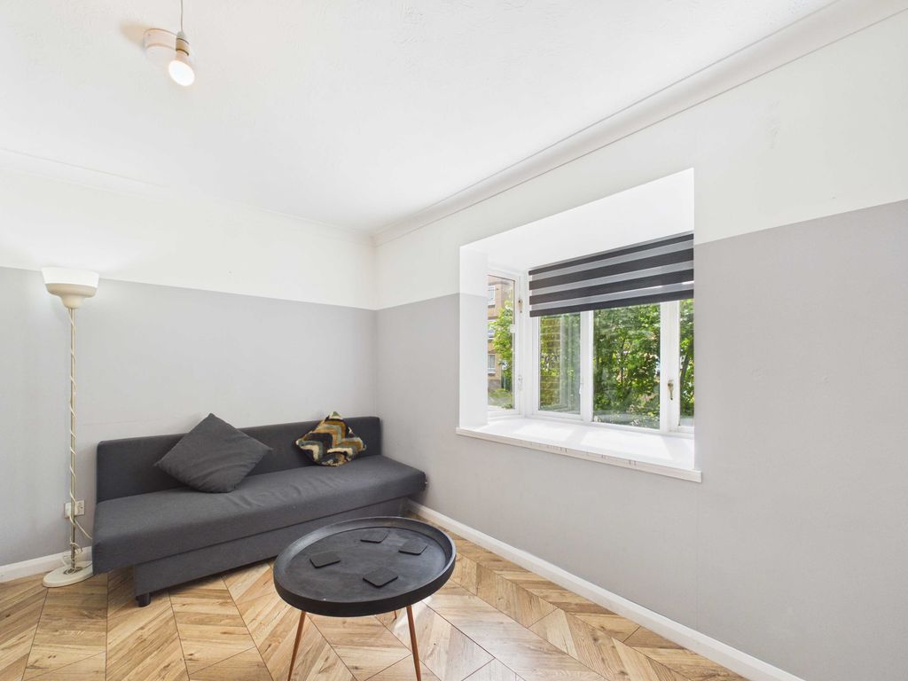 Property photo 1 of 13 Cam03741G0-Pr0162-Still010