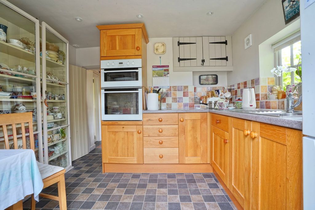 Property photo 3 of 13