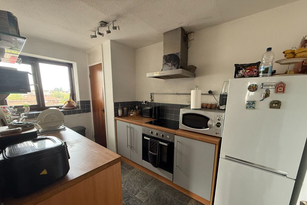 Property photo 3 of 10 14 Derwent House, Samuel Street, Preston And Parking Space Pr1 4Yl