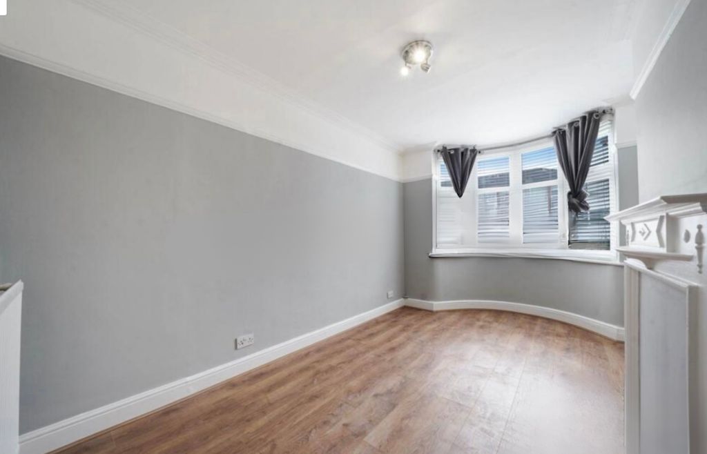 Property photo 3 of 6 Img_0852