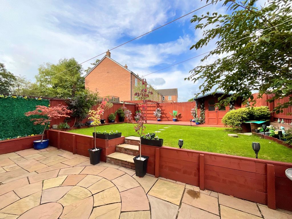 Property photo 1 of 21