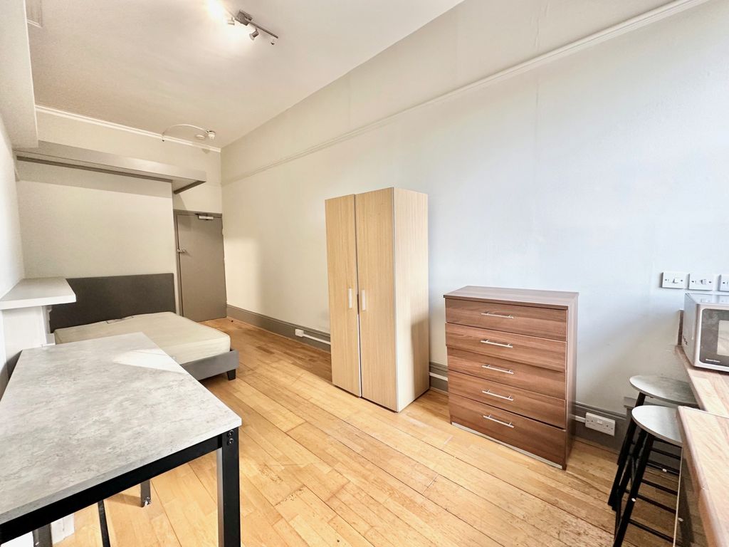 Property photo 2 of 7 Gallery