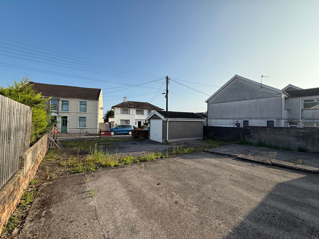 Property photo 2 of 4