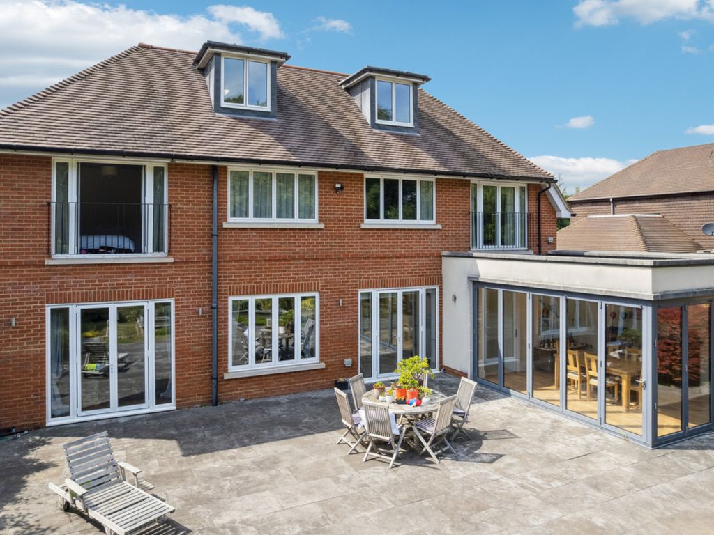 Property photo 2 of 30