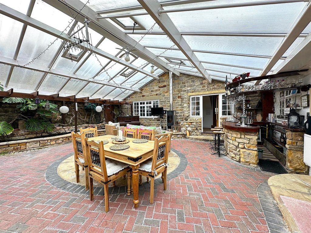 Property photo 3 of 28 Orangary Bar 2.Jpg