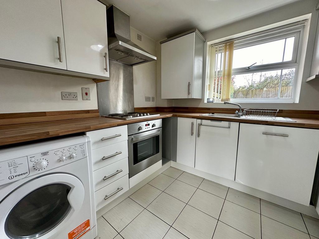 Property photo 1 of 11 Kitchen