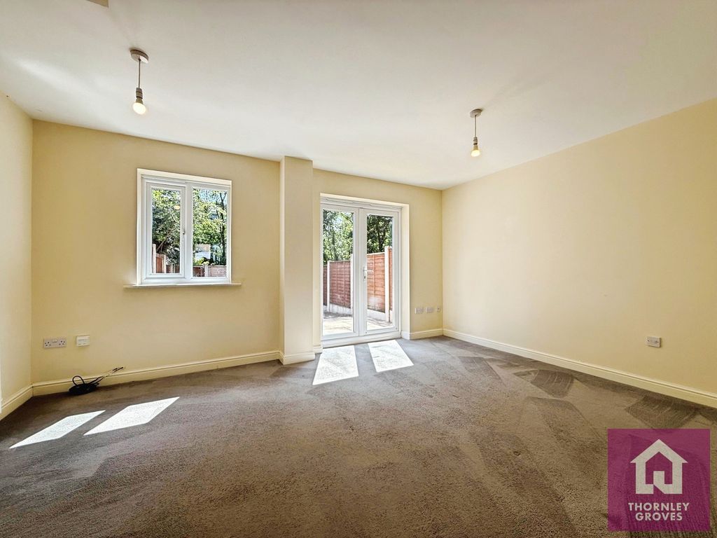 Property photo 2 of 16 Pbox-Img.Jpg
