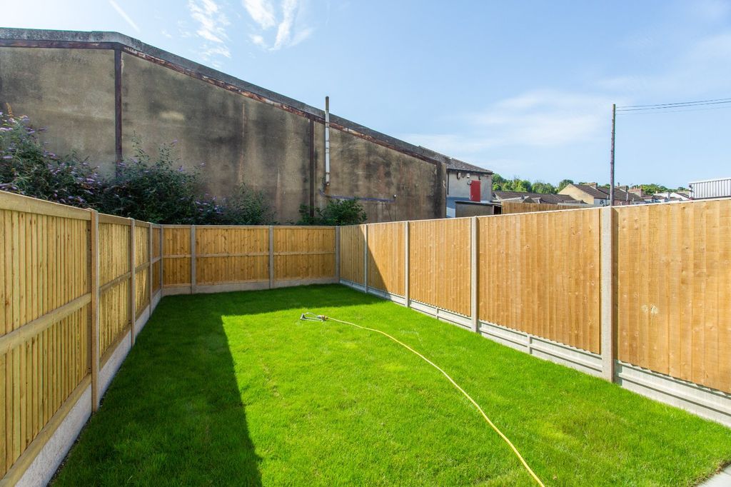 Property photo 3 of 16 Picture No. 18