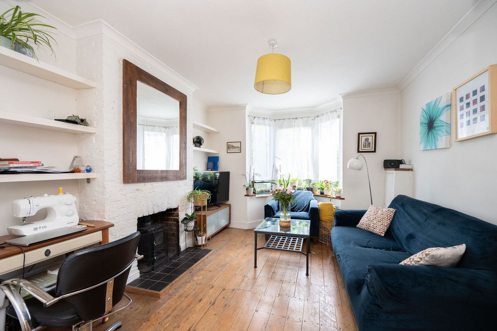 Property photo 2 of 19