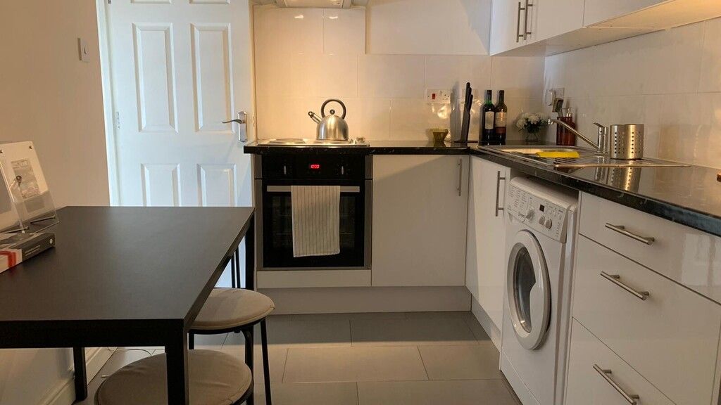 Property photo 1 of 5 Kitchen Studio