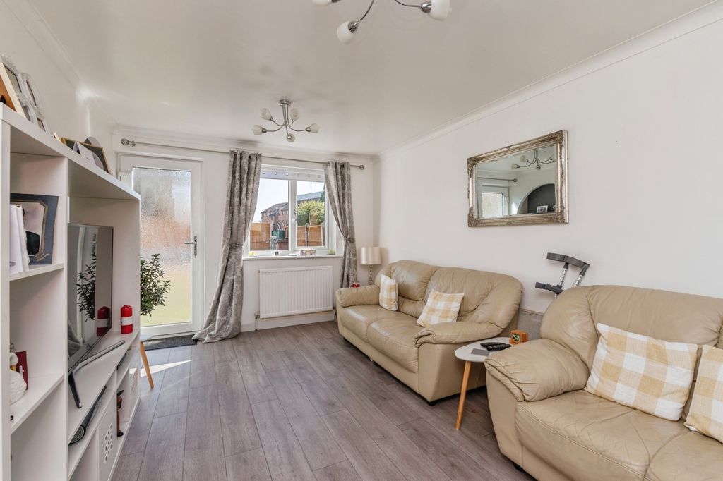 Property photo 2 of 17 Photo