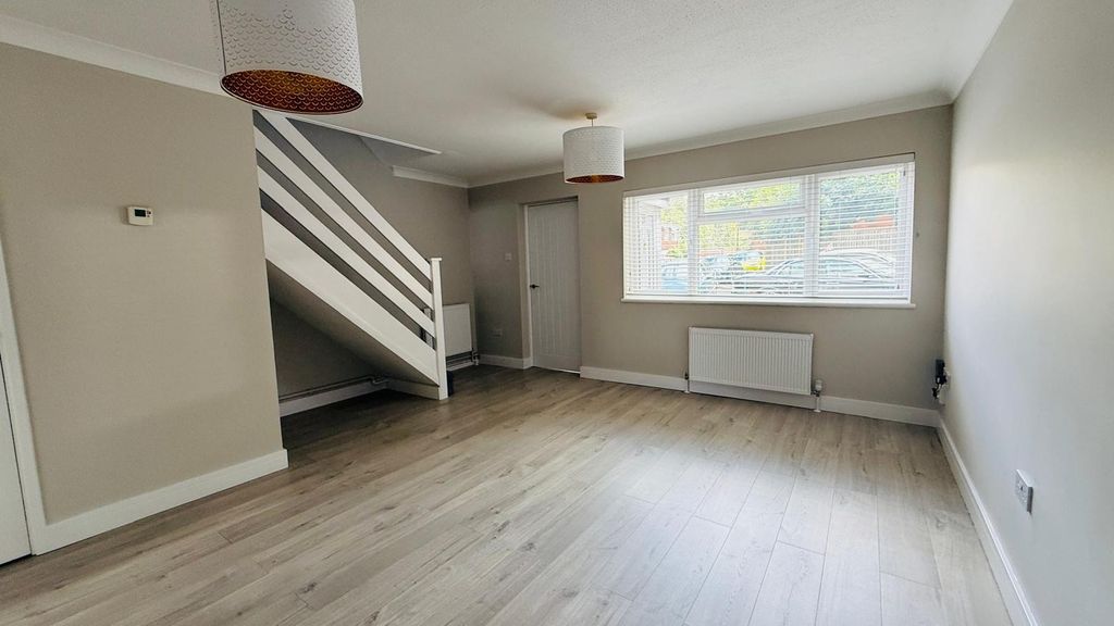 Property photo 2 of 16 5430705