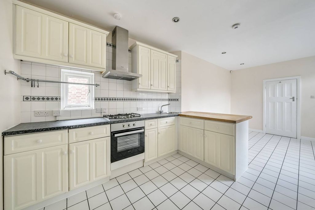 Property photo 3 of 38