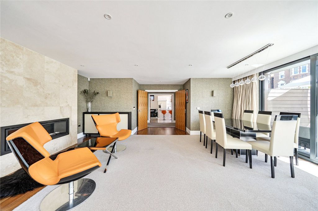 Property photo 3 of 28 Picture No. 06