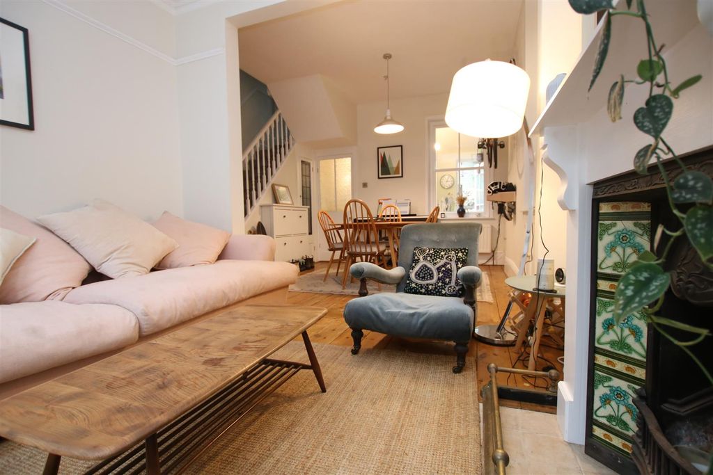 Property photo 3 of 17 Living Dining 2.Jpg