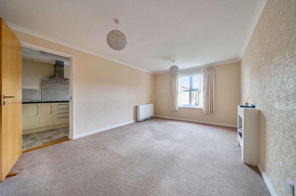 Property photo 3 of 21 1410177-6-6985d94...
