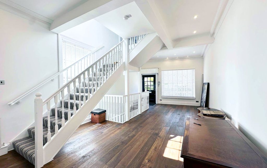 Property photo 3 of 10 1670x1500_Media-House_Property-For-Sale_0000S_0003_Layer-282.Png