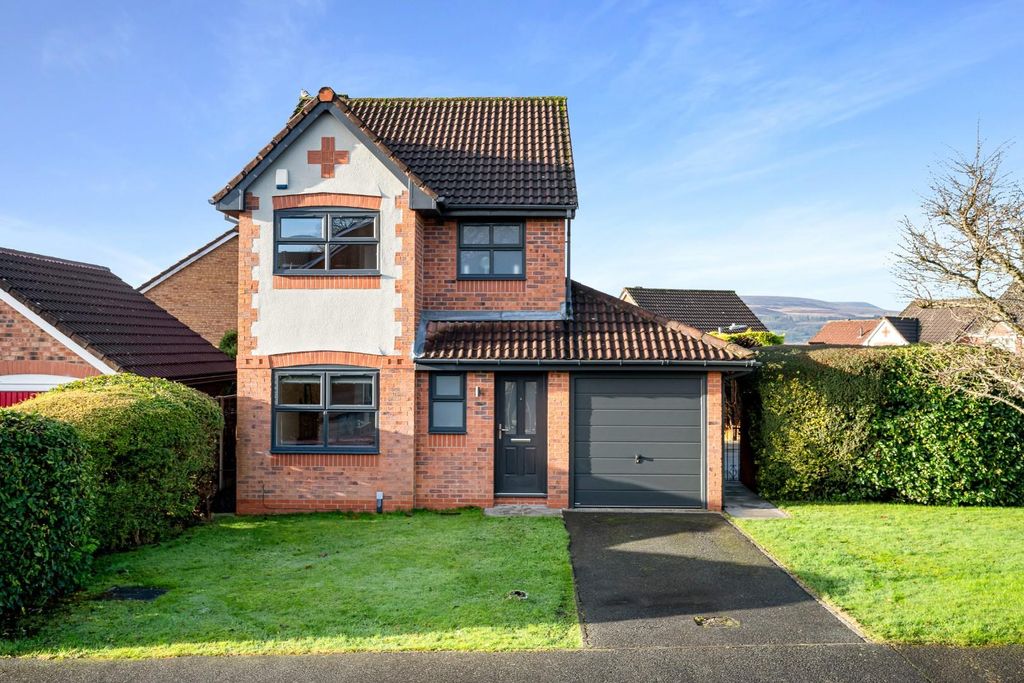 Property photo 1 of 35 60 Saxby Avenue External-9.Jpg