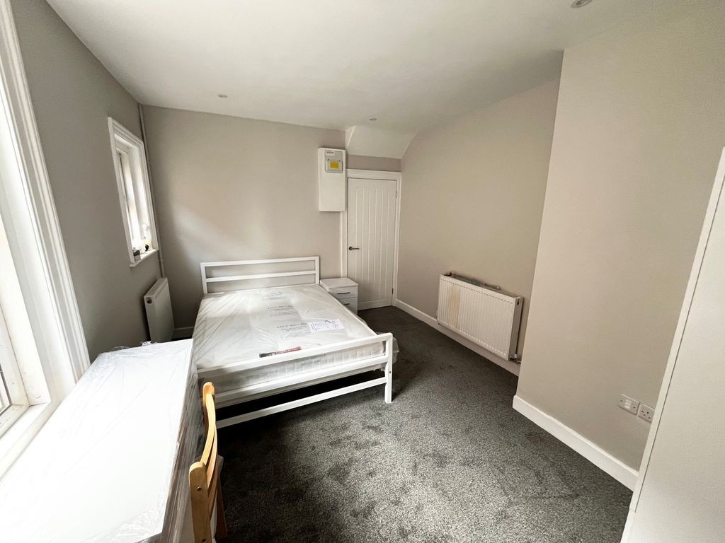 Property photo 1 of 3