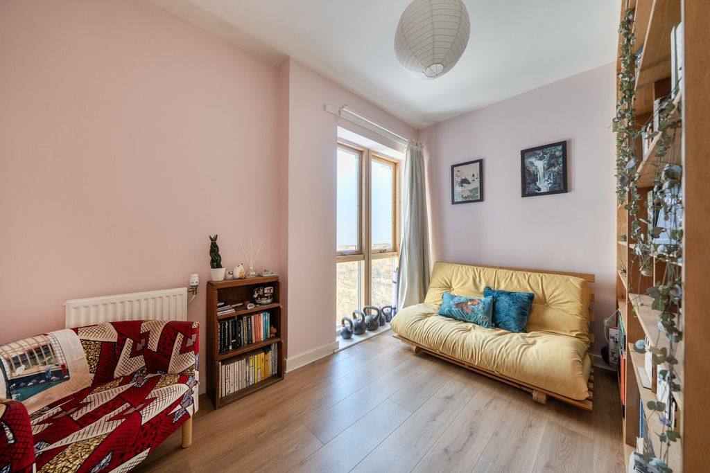 Property photo 3 of 16 1463806-14-6A15Ac...