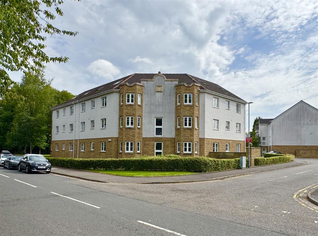 Property photo 1 of 16 External