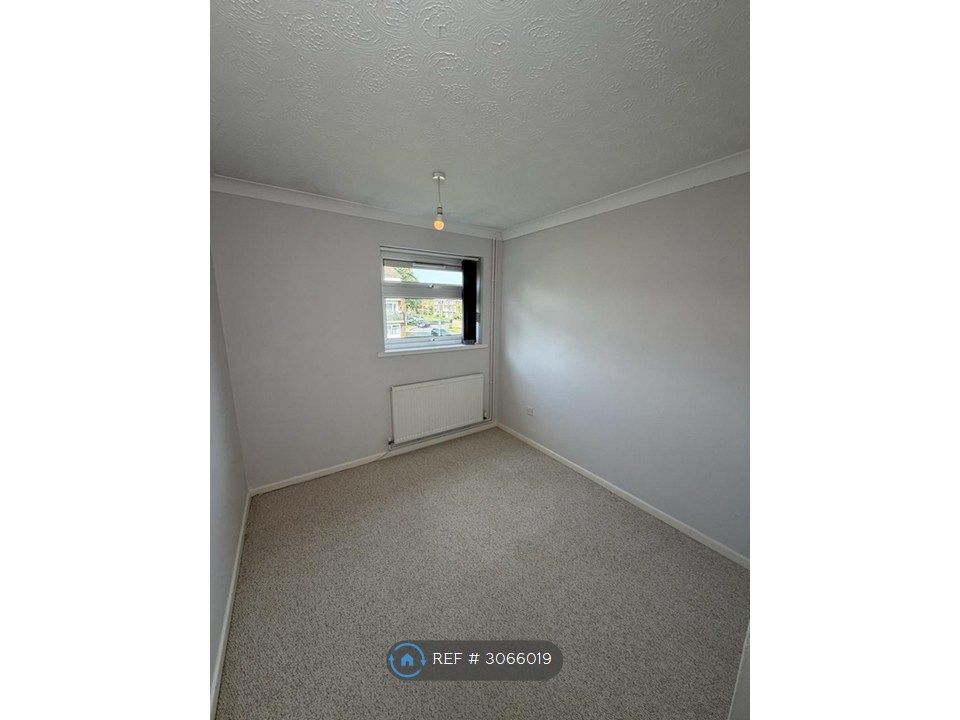 Property photo 3 of 13 Room 1