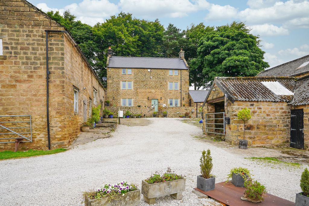 Property photo 1 of 37