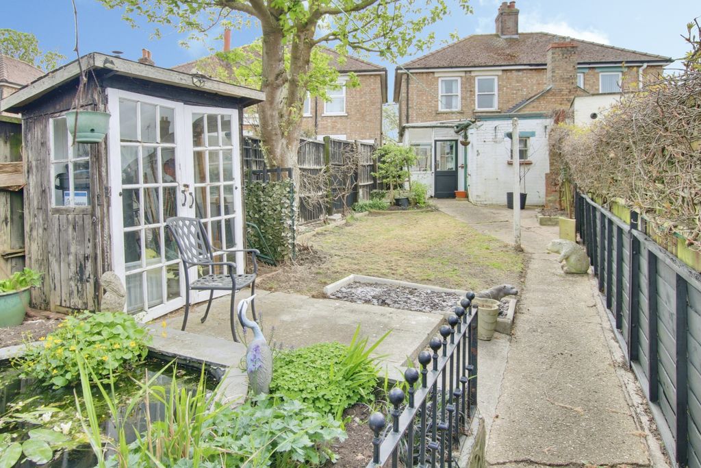 Property photo 3 of 11