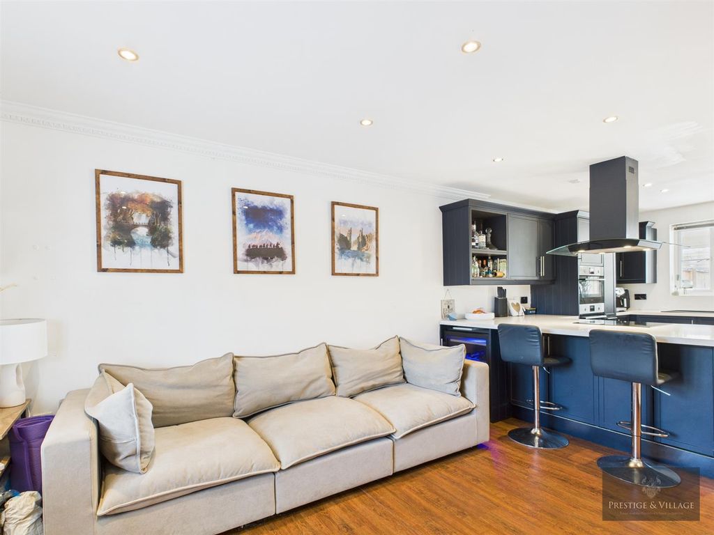 Property photo 2 of 19 Cam02367G0-Pr0340-Still001.Jpg